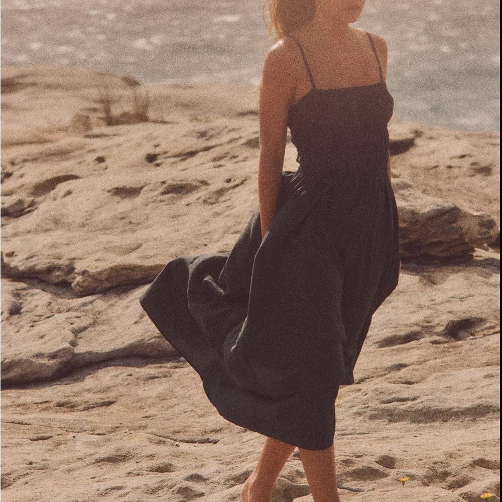 H&M Black Sleeveless Spaghetti Strap Midi Sundress
